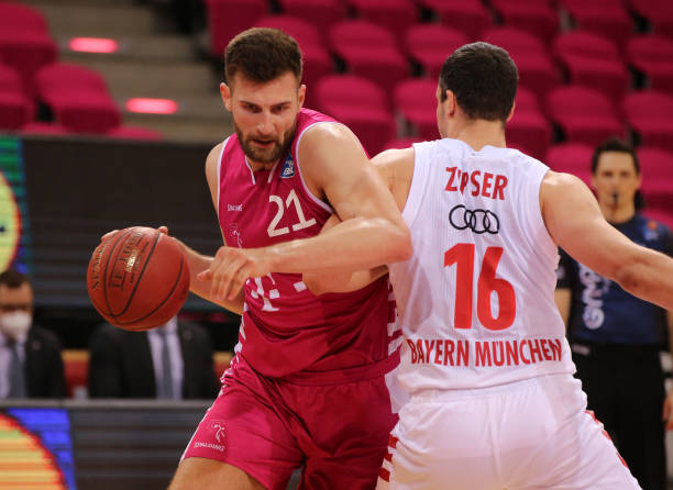 他不仅赢得 他不仅赢得